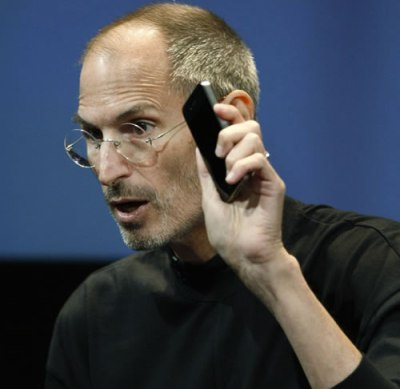 Steve-Jobs-IPhone4